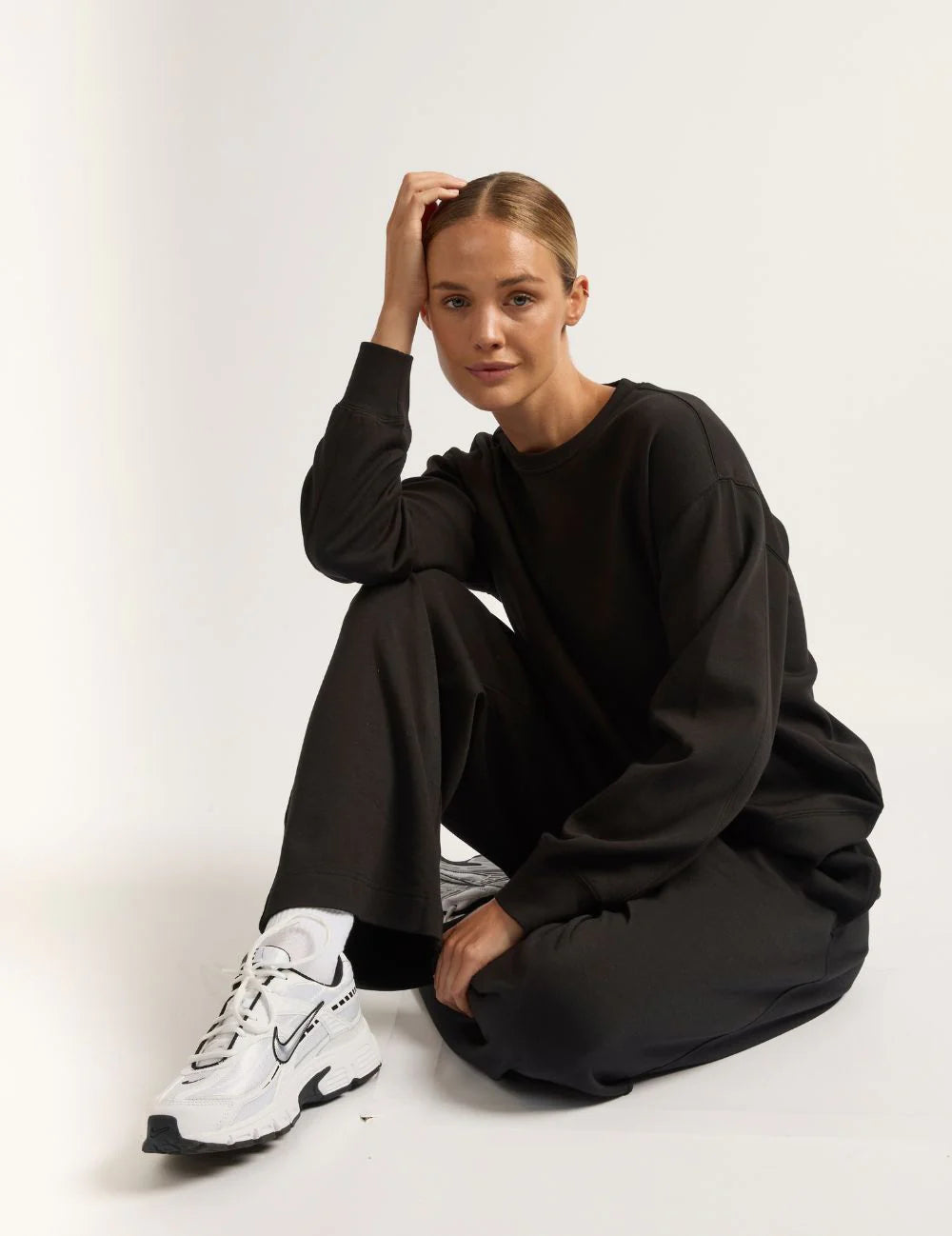 Bamboo Tech Fleece Crew Neck Sweater in Black