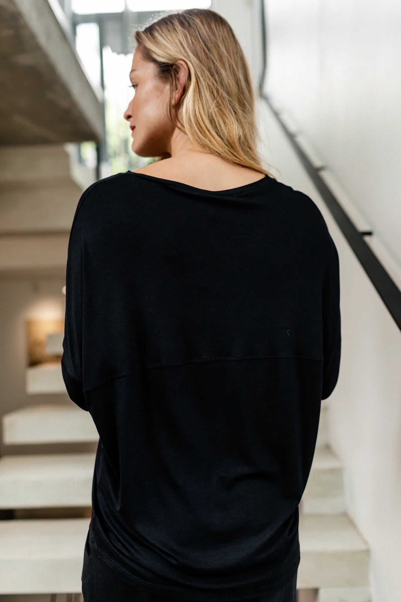 Kitt Classic Tee with Back Seam in Black