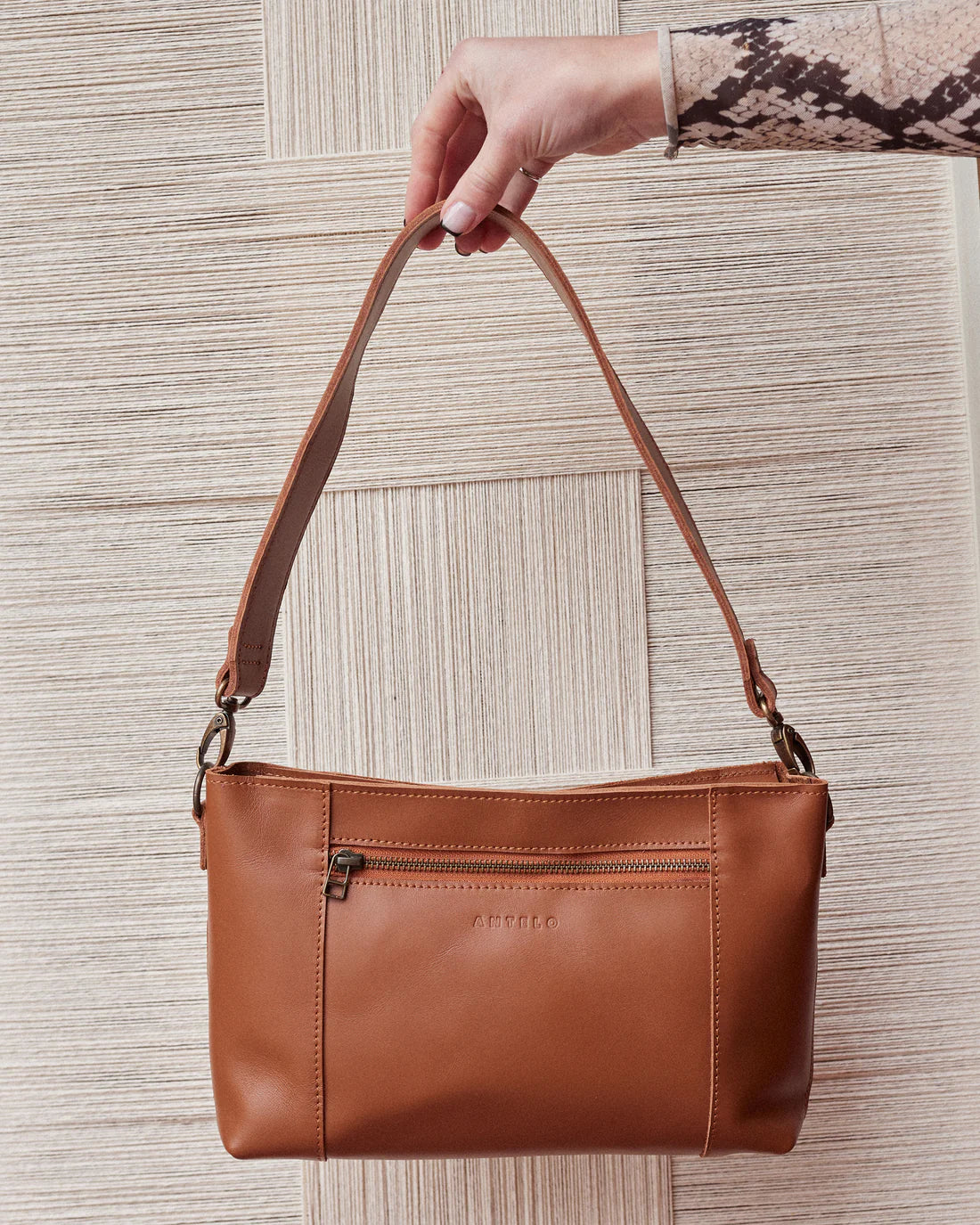 Margo Leather Crossbody + Shoulder Strap in Cider Tan