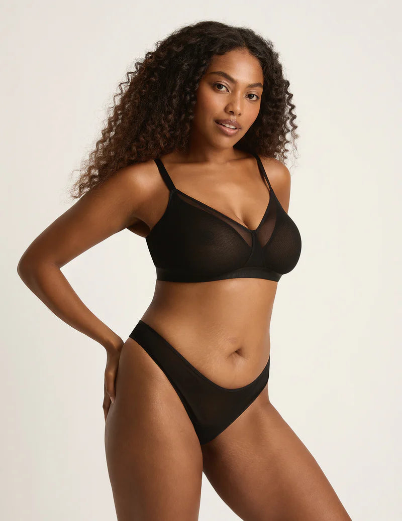 FreeMesh Full Bust Wireless Bra in Black