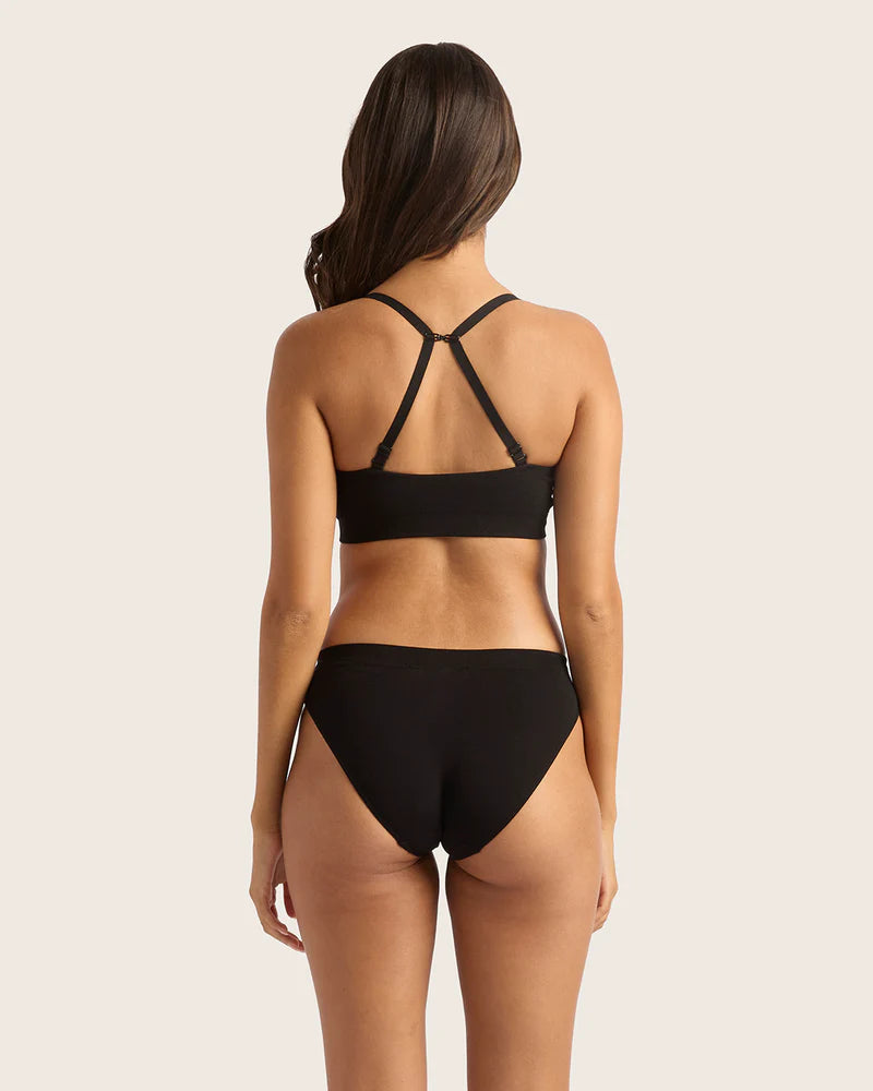 Wireless T-Shirt Bra in Black