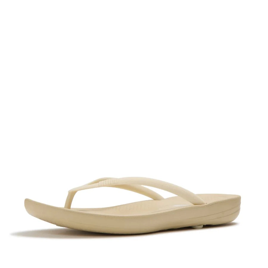 iQushion x Pantone Flops in Boulder