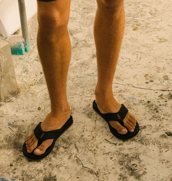 Vincente Sandal in Black / Gum
