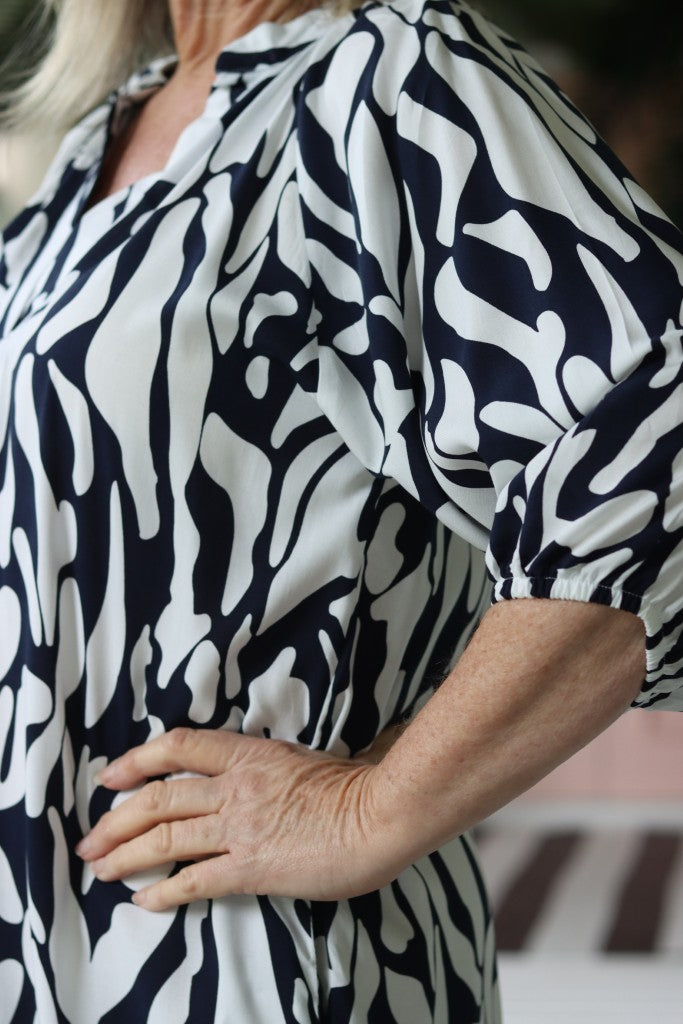 Bianca Raglan Dress in Cream / Black