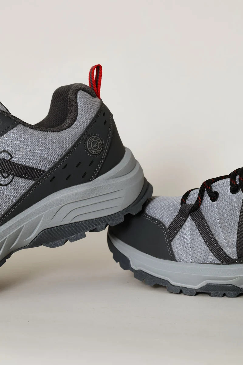 Raider Low Cut Shoe in Grey / Red