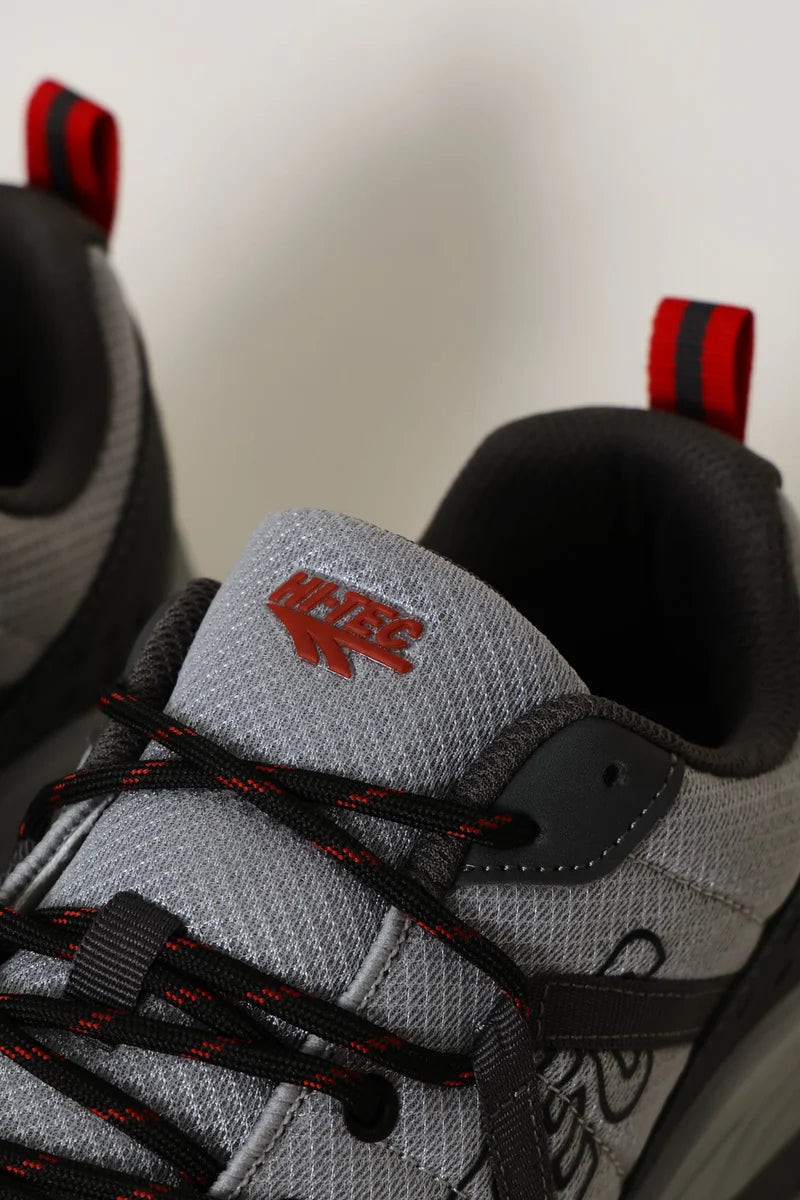 Raider Low Cut Shoe in Grey / Red