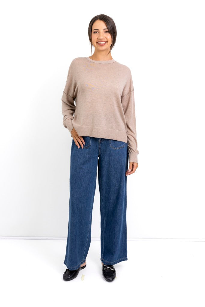 Irvine Contrast Stitching Classic Crew Neck in Stone