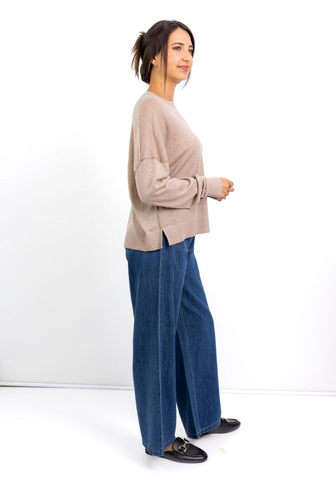 Irvine Contrast Stitching Classic Crew Neck in Stone