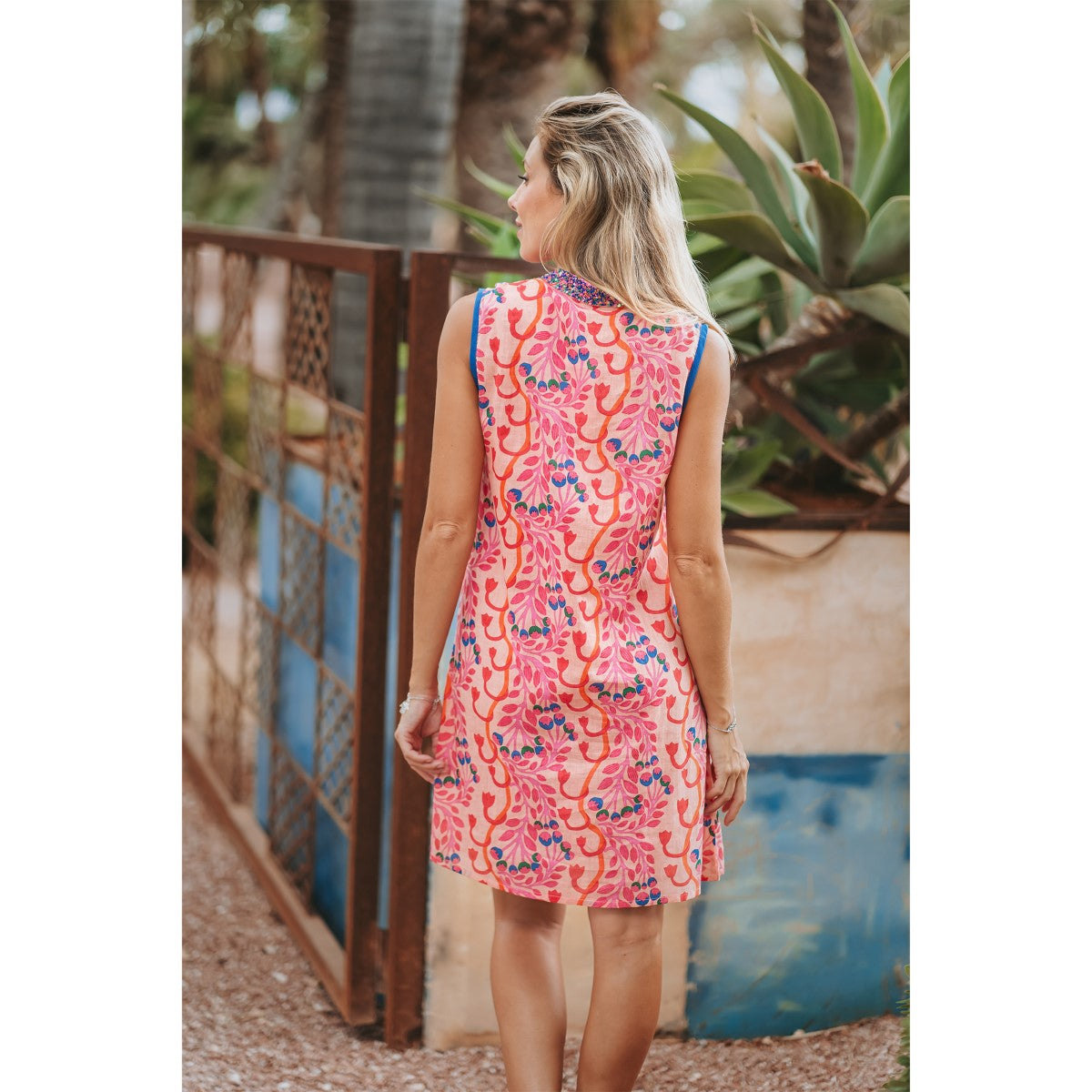 Sleeveless Short Dress in Coral Print