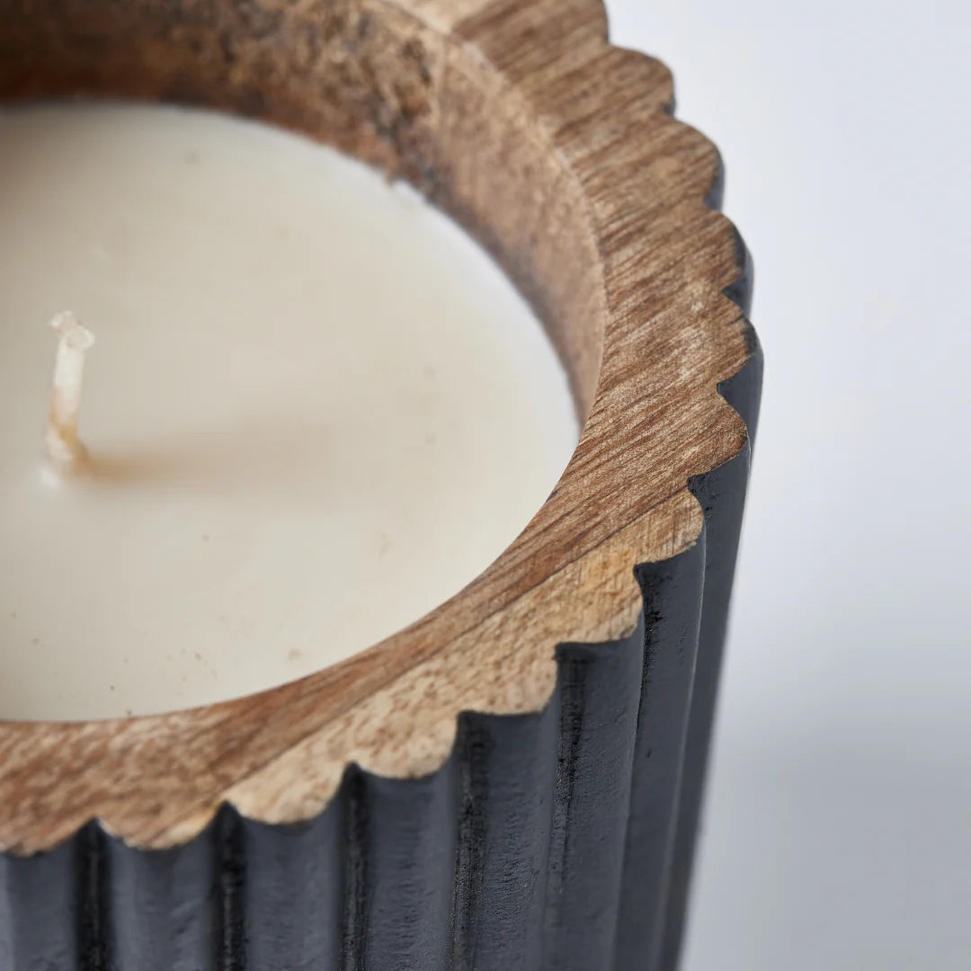 Vanilla Scented Soy Wax Mango Wood Candle in Black