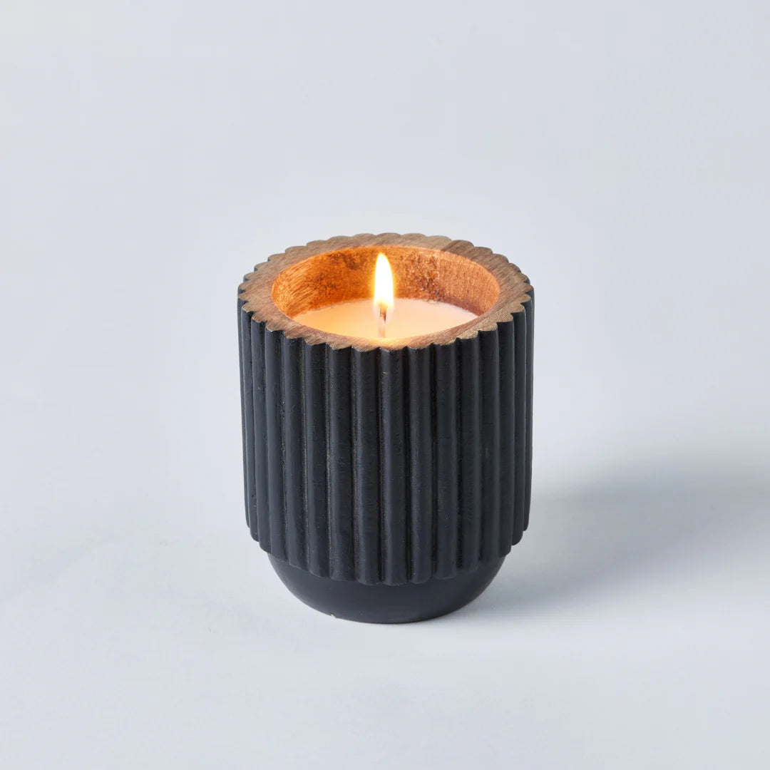 Vanilla Scented Soy Wax Mango Wood Candle in Black