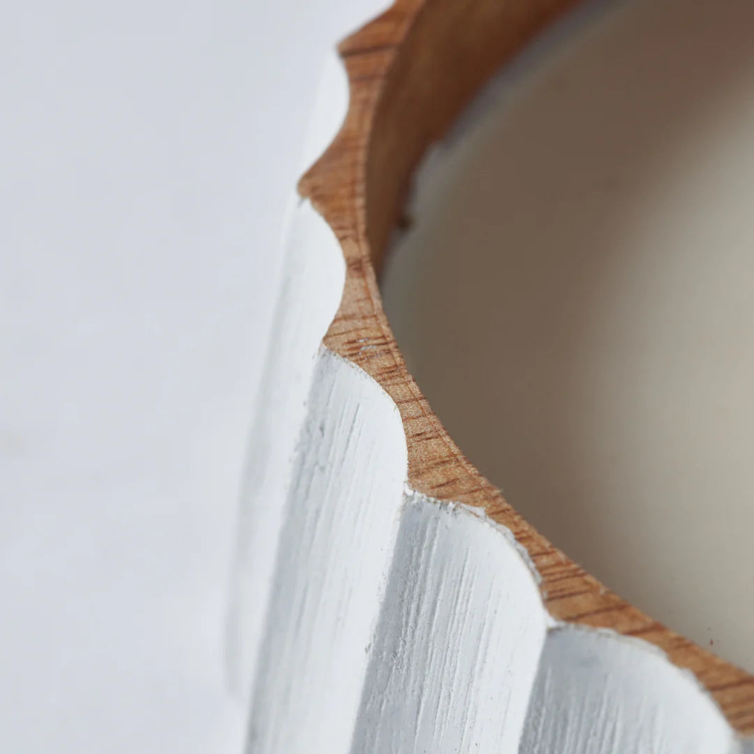 Vanilla Scented Soy Wax Mango Wood Candle in White