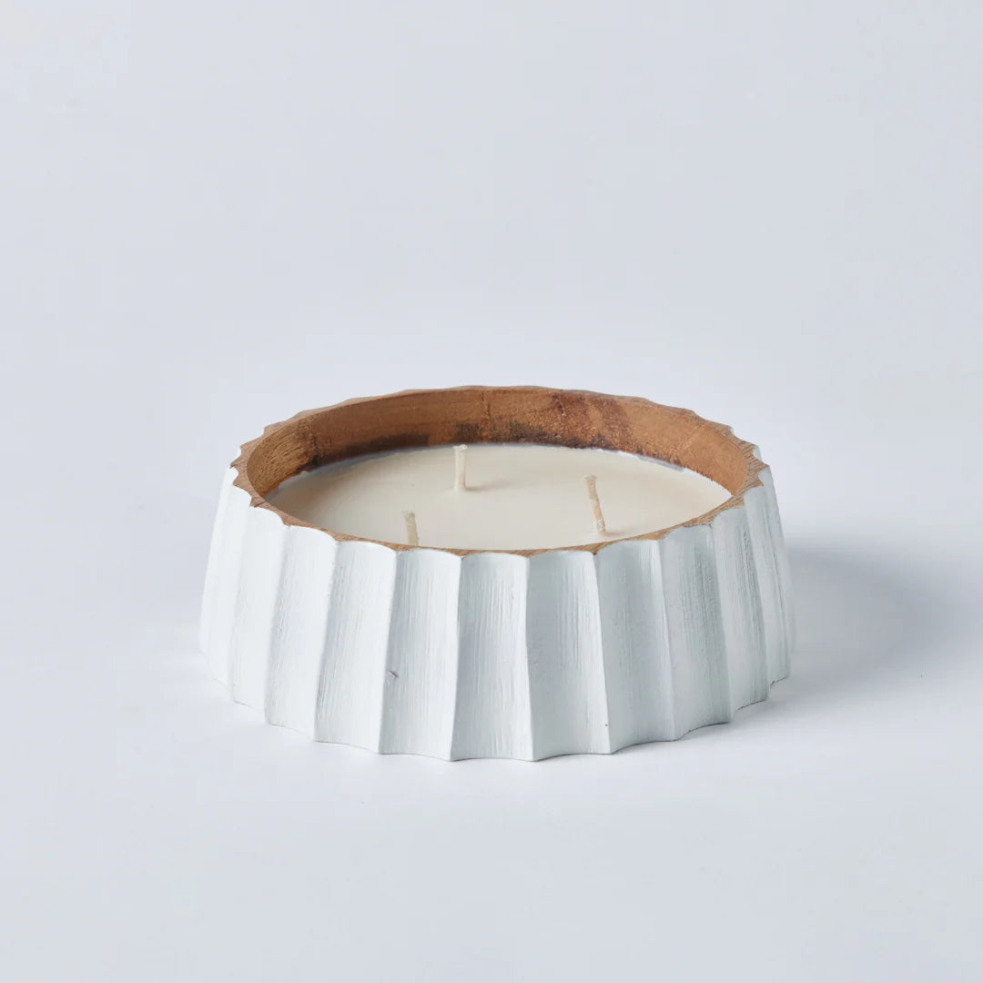 Vanilla Scented Soy Wax Mango Wood Candle in White