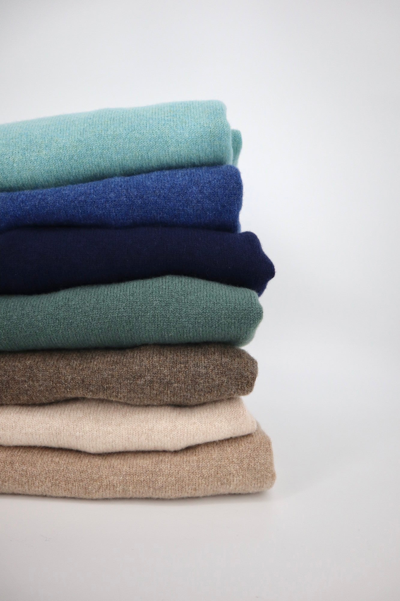 Lambswool V Neck Sweater in Hazel