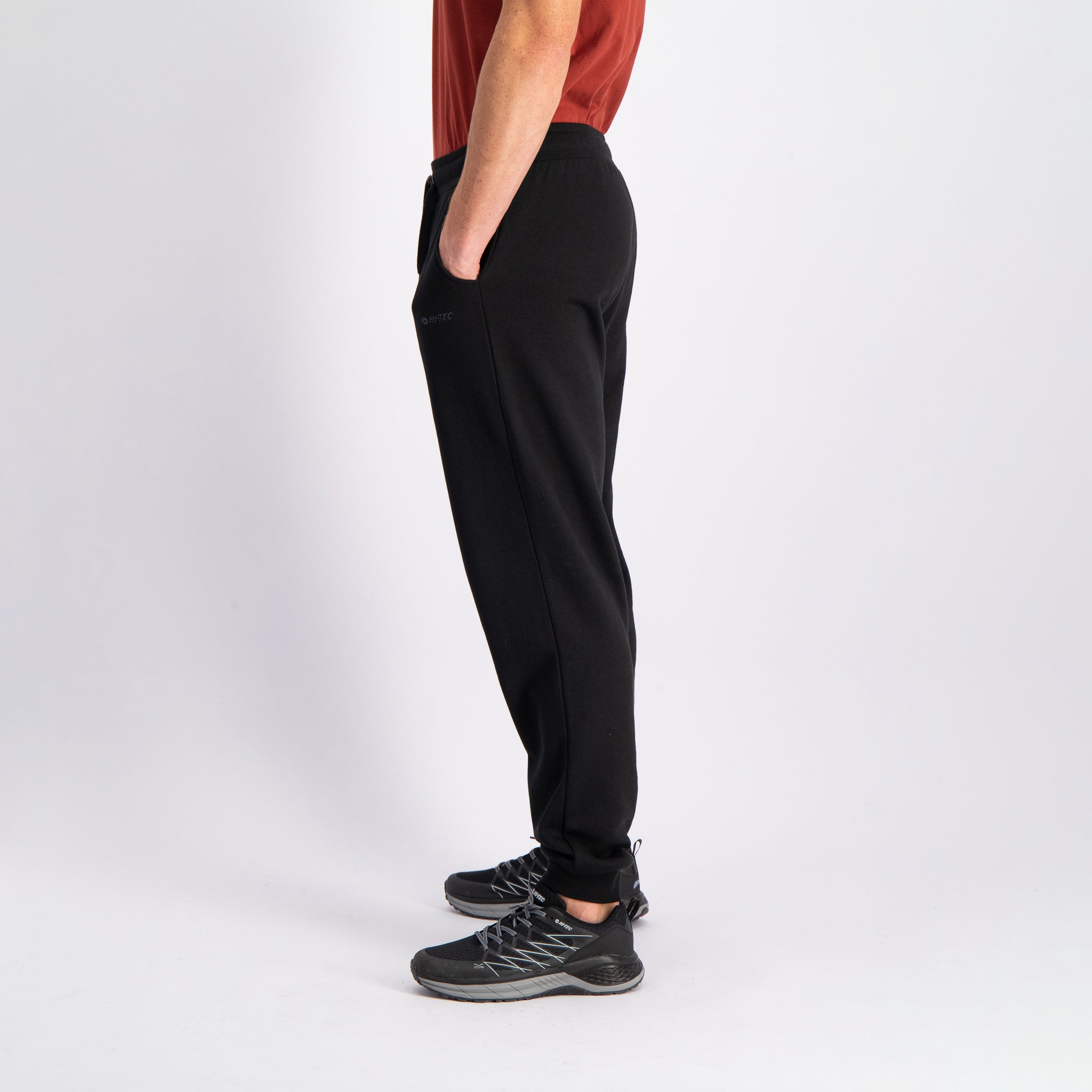 Melian Trackpants in Black