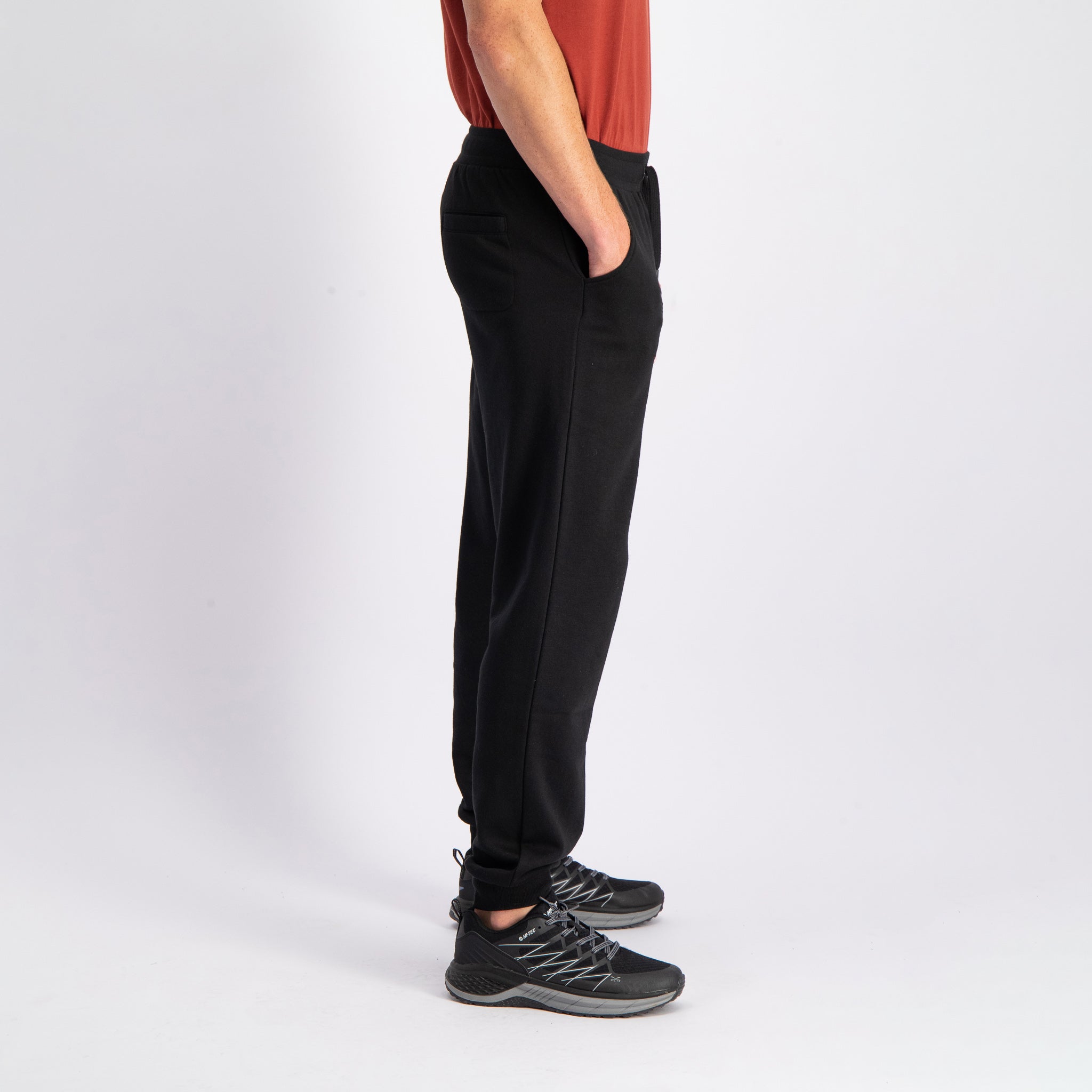Melian Trackpants in Black