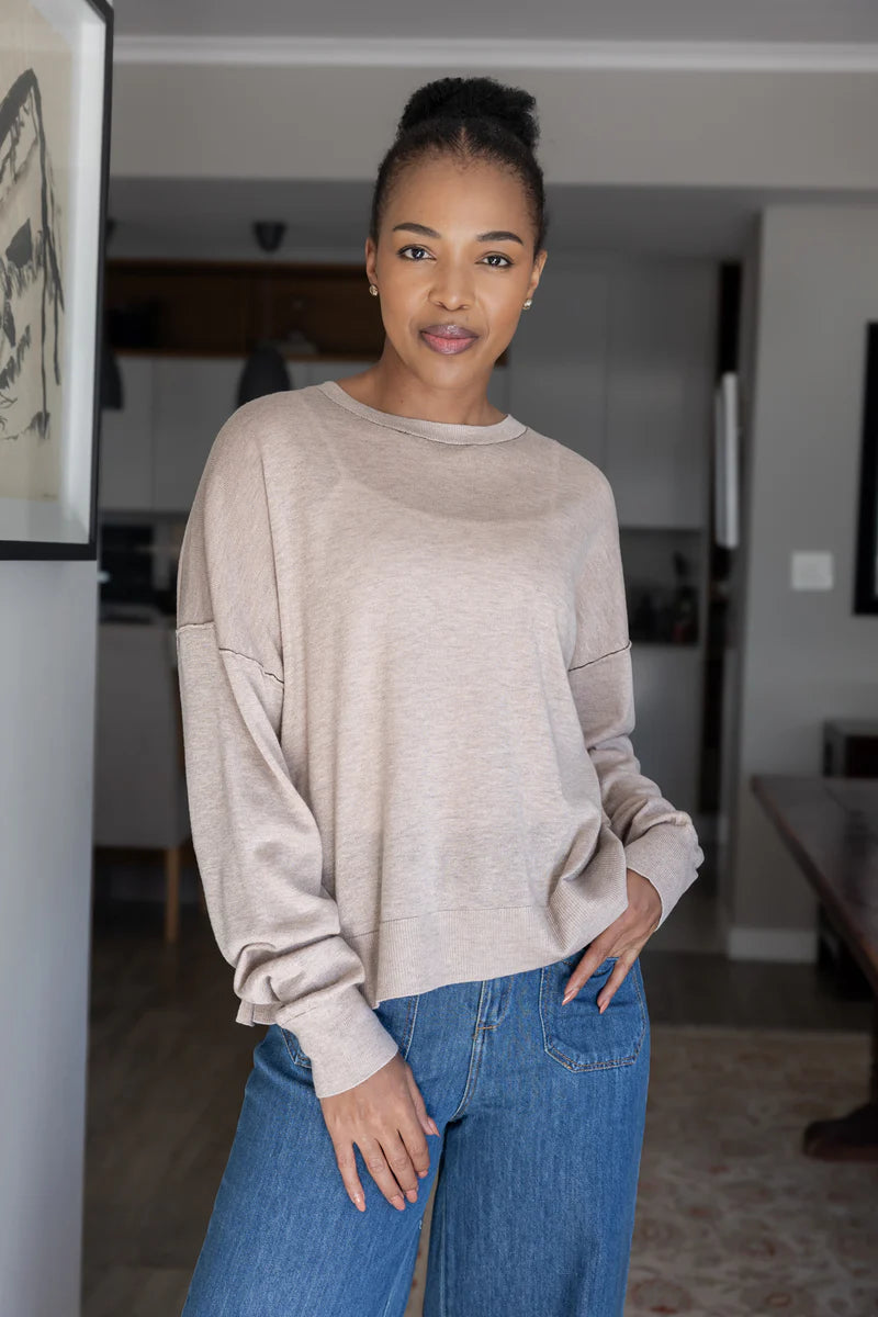 Irvine Contrast Stitching Classic Crew Neck in Stone