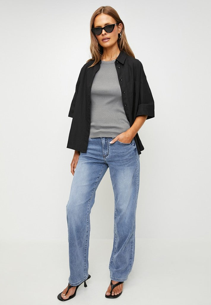 Mid Waist Straight Leg Jeans in Light Wash