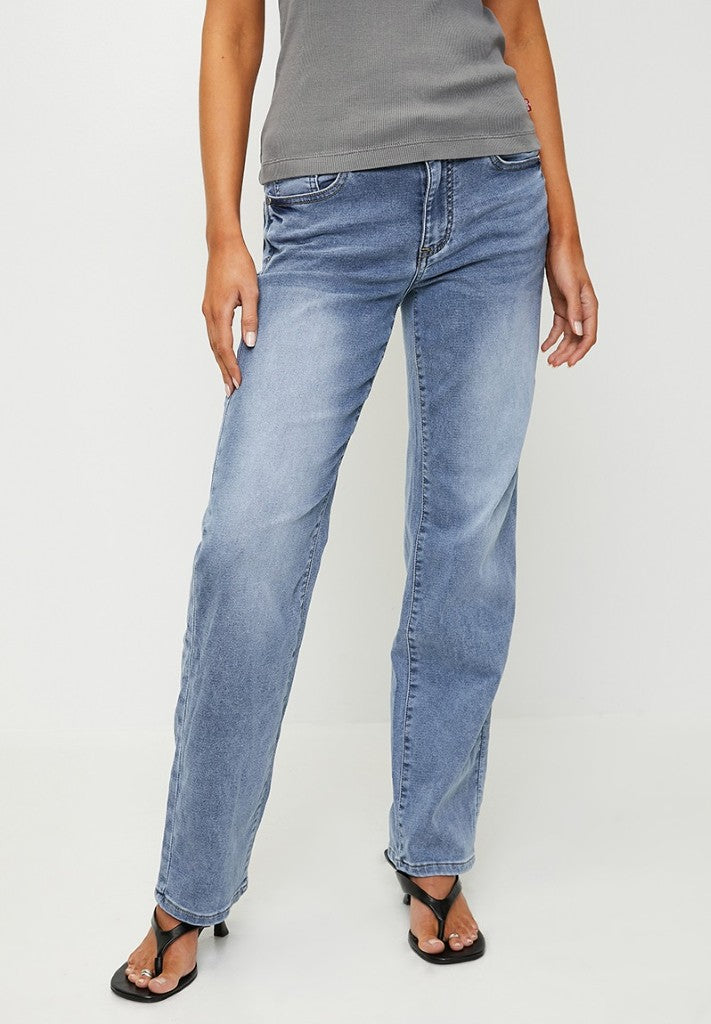 Mid Waist Straight Leg Jeans in Light Wash