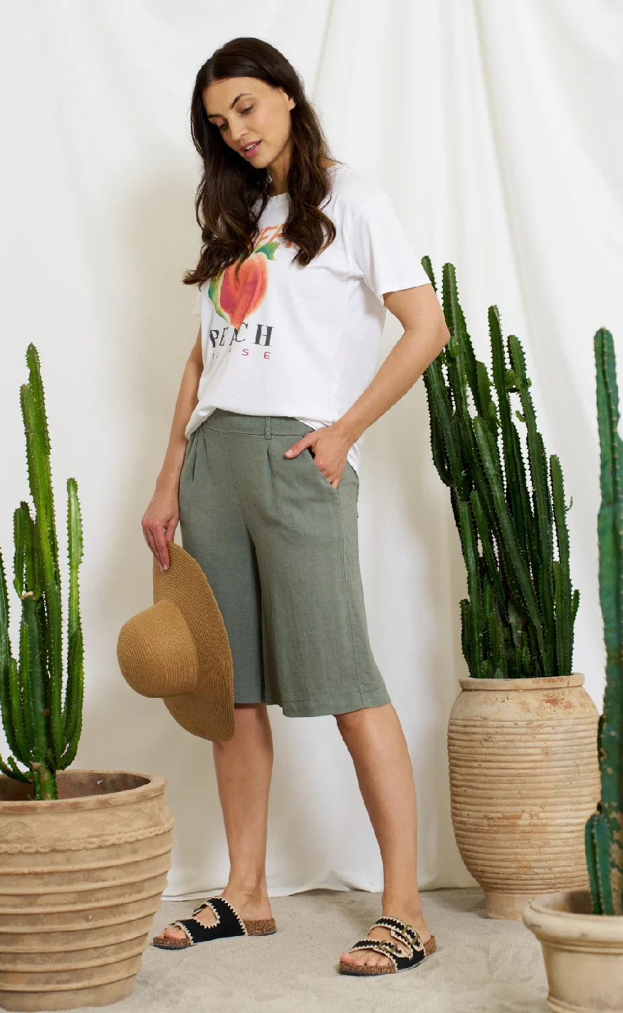 Jessica Linen Shorts in Military