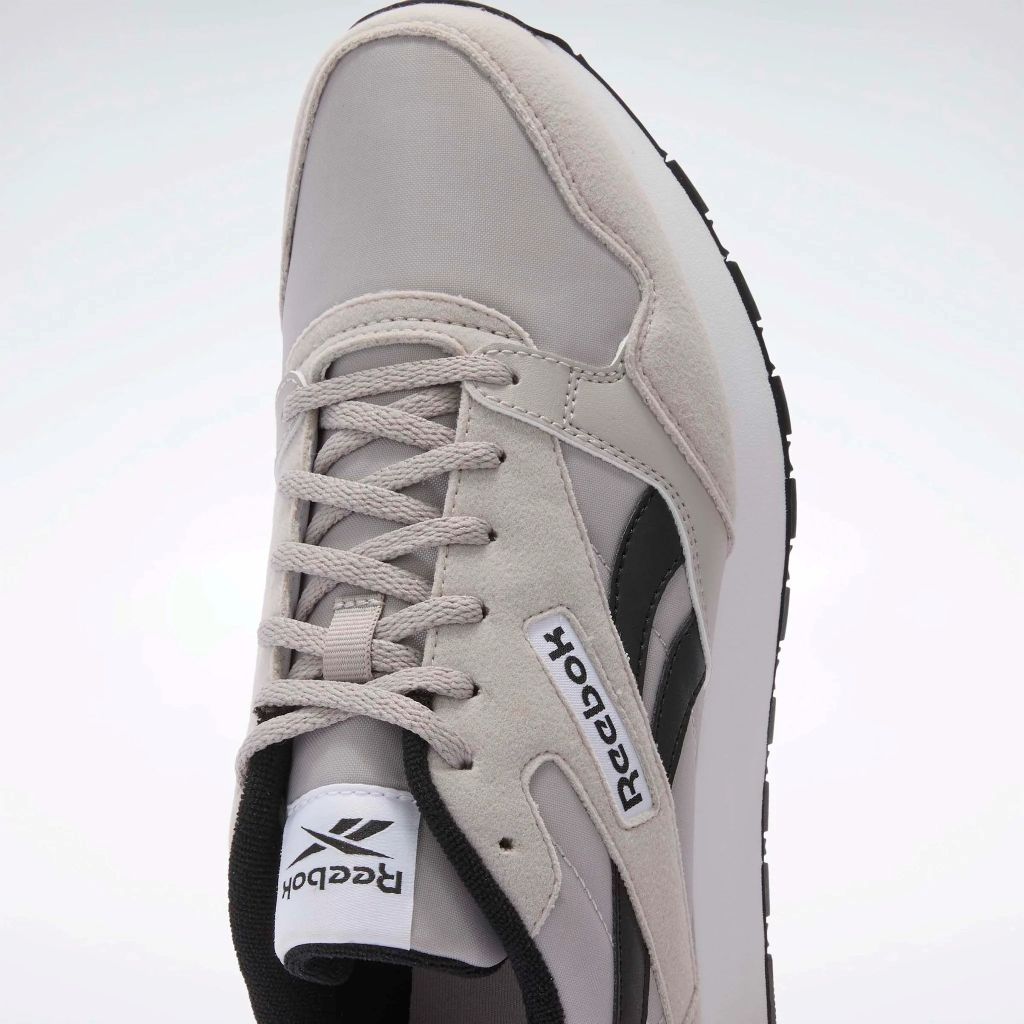 Ultra Flash Unisex Sneaker in Hazy Grey / Black / White