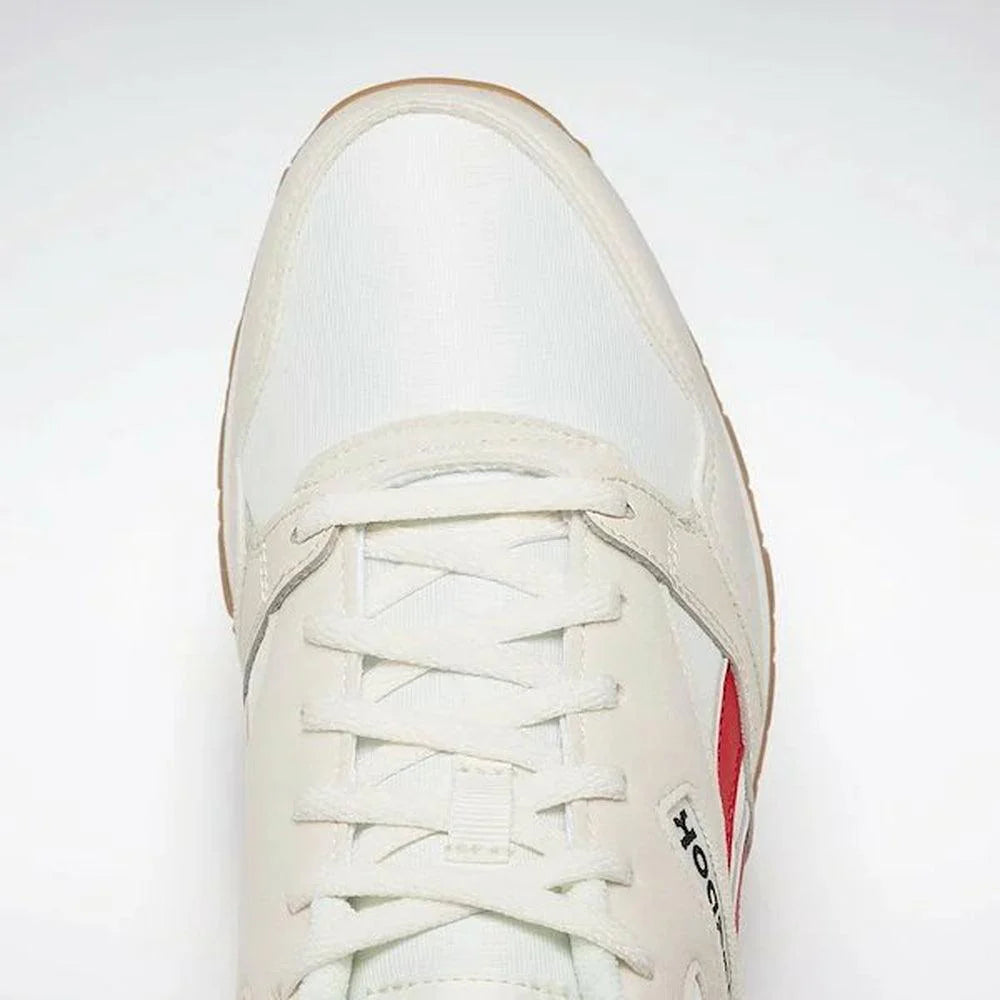 Ultra Flash Unisex Sneaker in Chalk / Alabaster / Vector Red