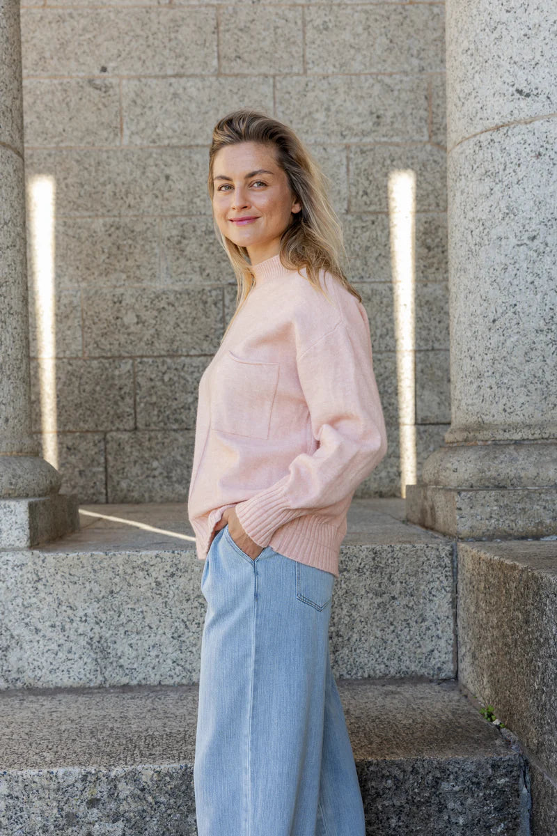 Hollister Box Knit With Pocket in Blush