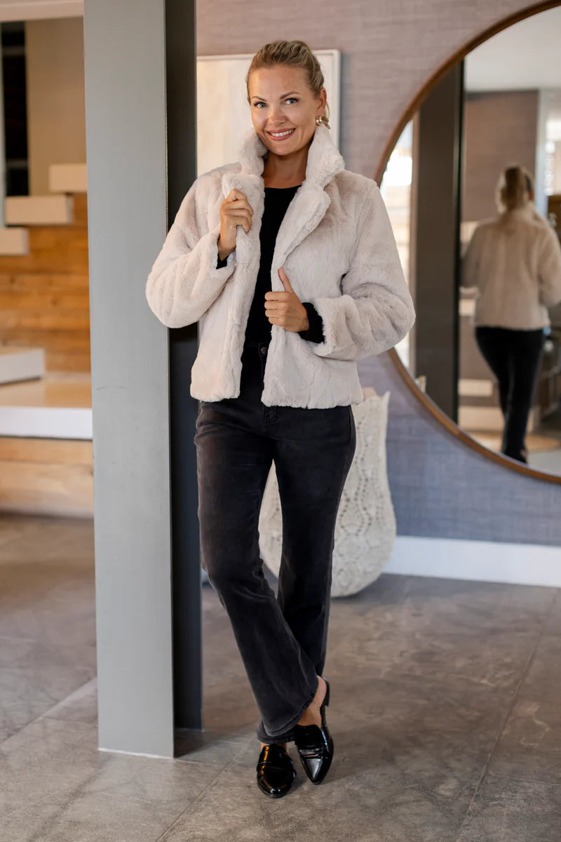 Prato Lined Fur Jacket & Shawl Collar in Cream