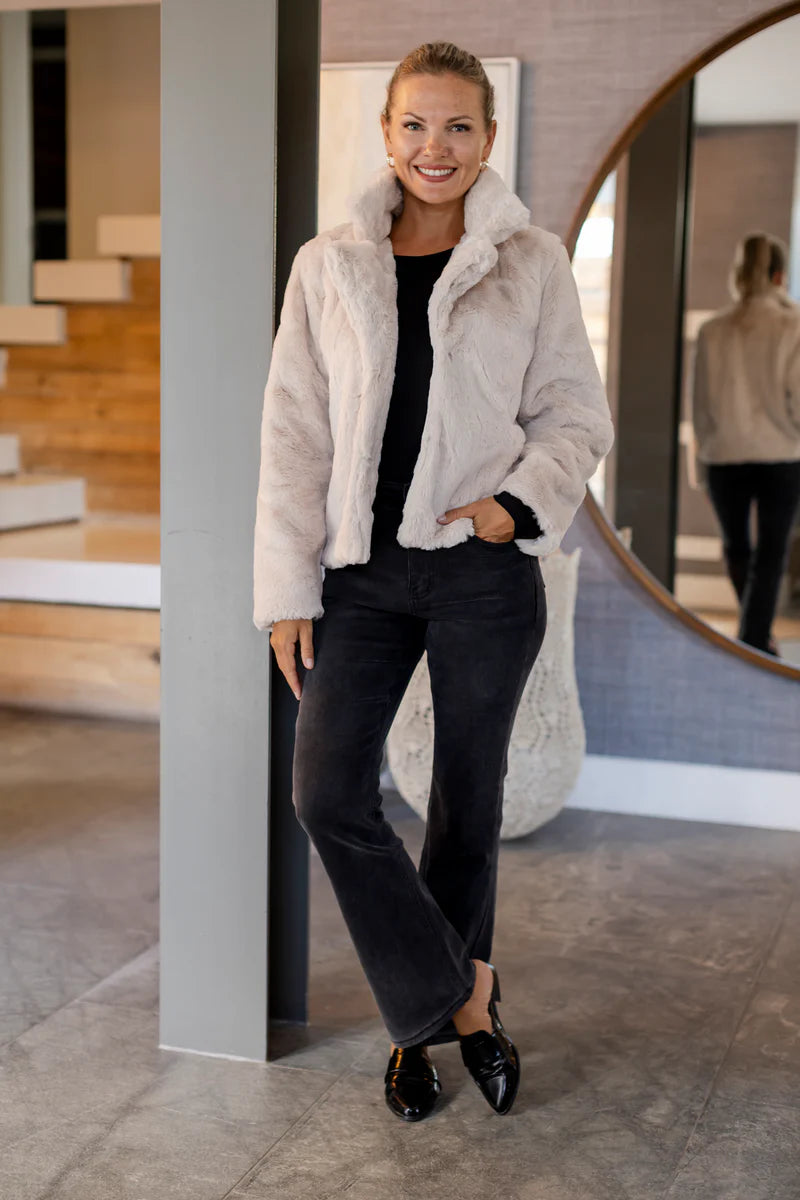 Prato Lined Fur Jacket & Shawl Collar in Cream