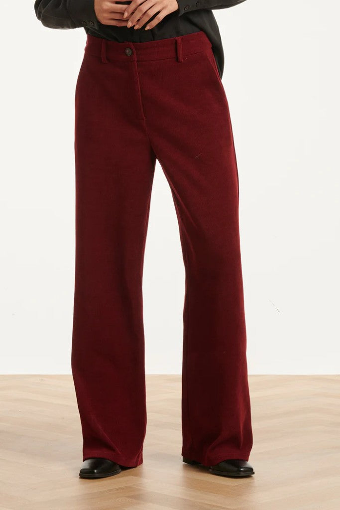 Fine Corduroy Wide Leg Pants in Bordeaux
