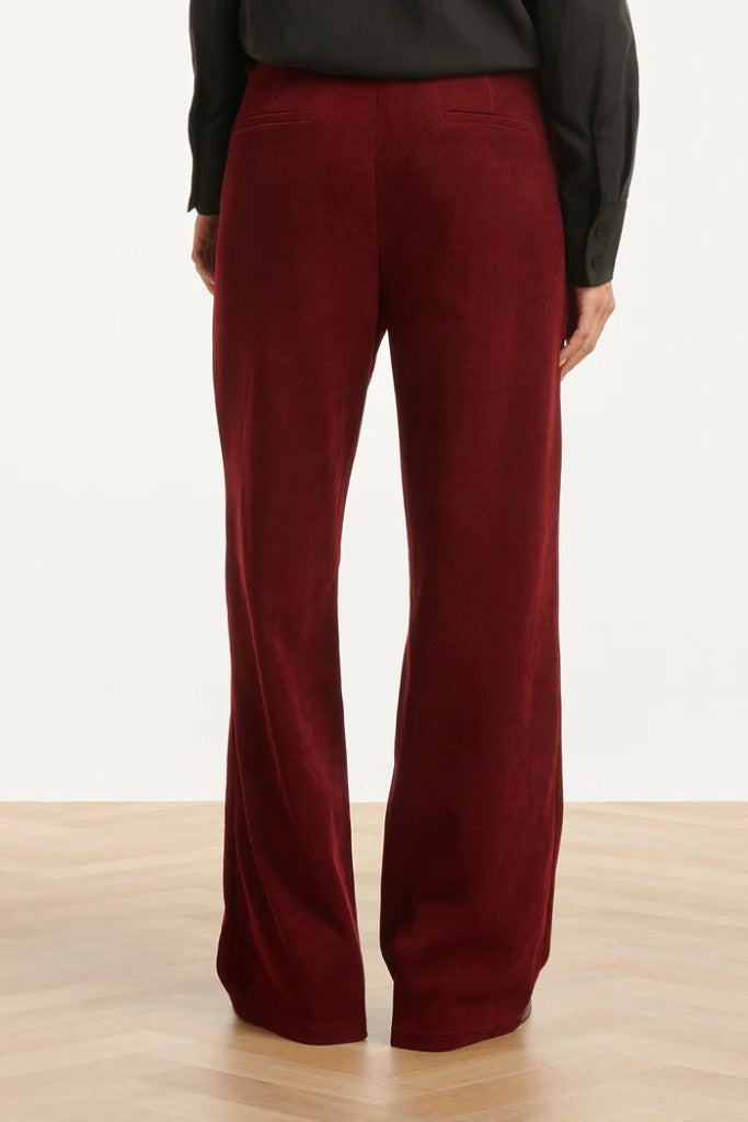 Fine Corduroy Wide Leg Pants in Bordeaux