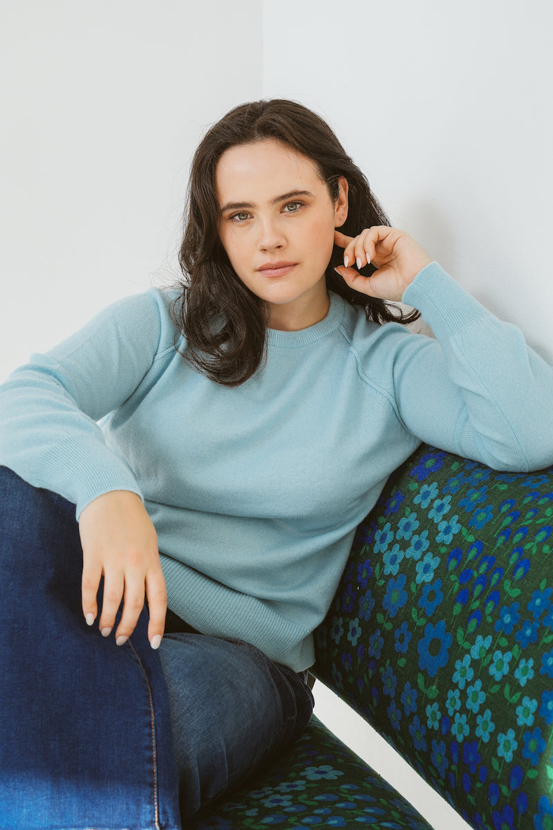 Pure Cashmere Raglan Sleeve Sweater in Aqua