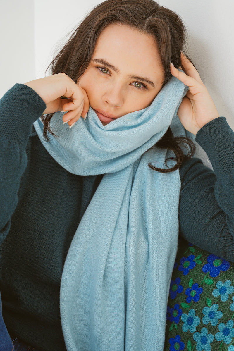 Pure Cashmere Oversized Wrap in Aqua