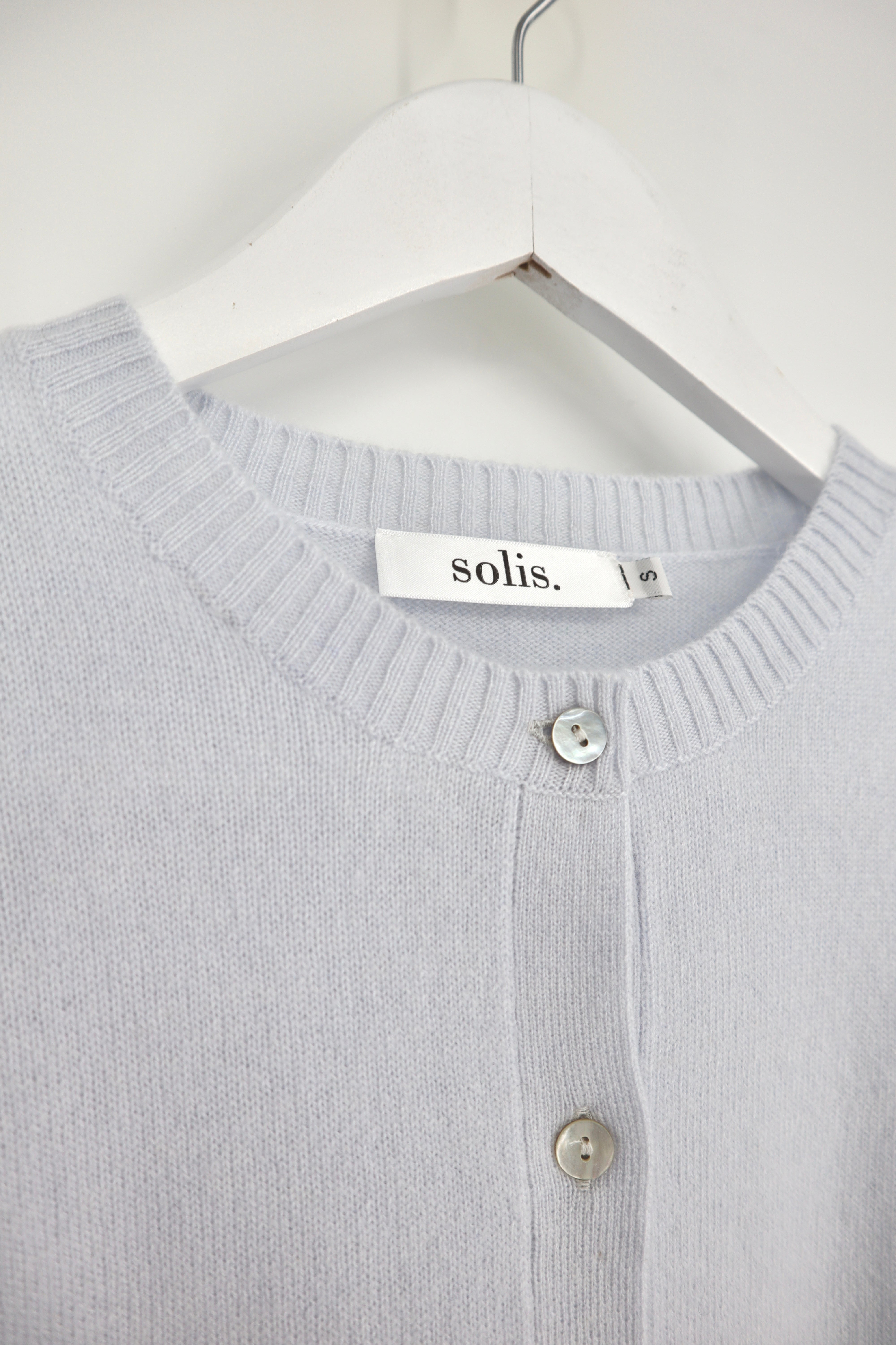 Womens Cashmere Classic Crew Cardigan in Dove Grey