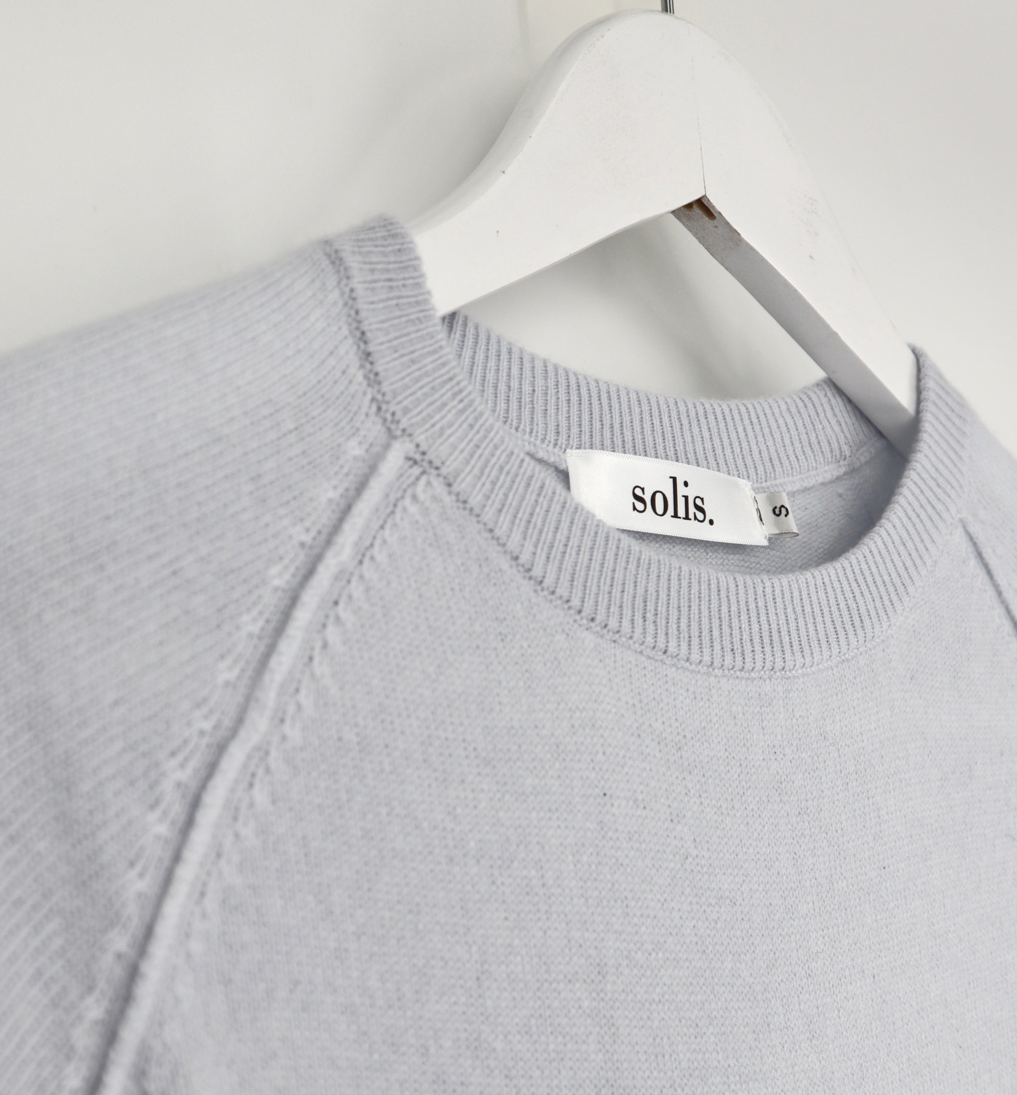 Cashmere Raglan Crew Neck Jumper in Dove Grey