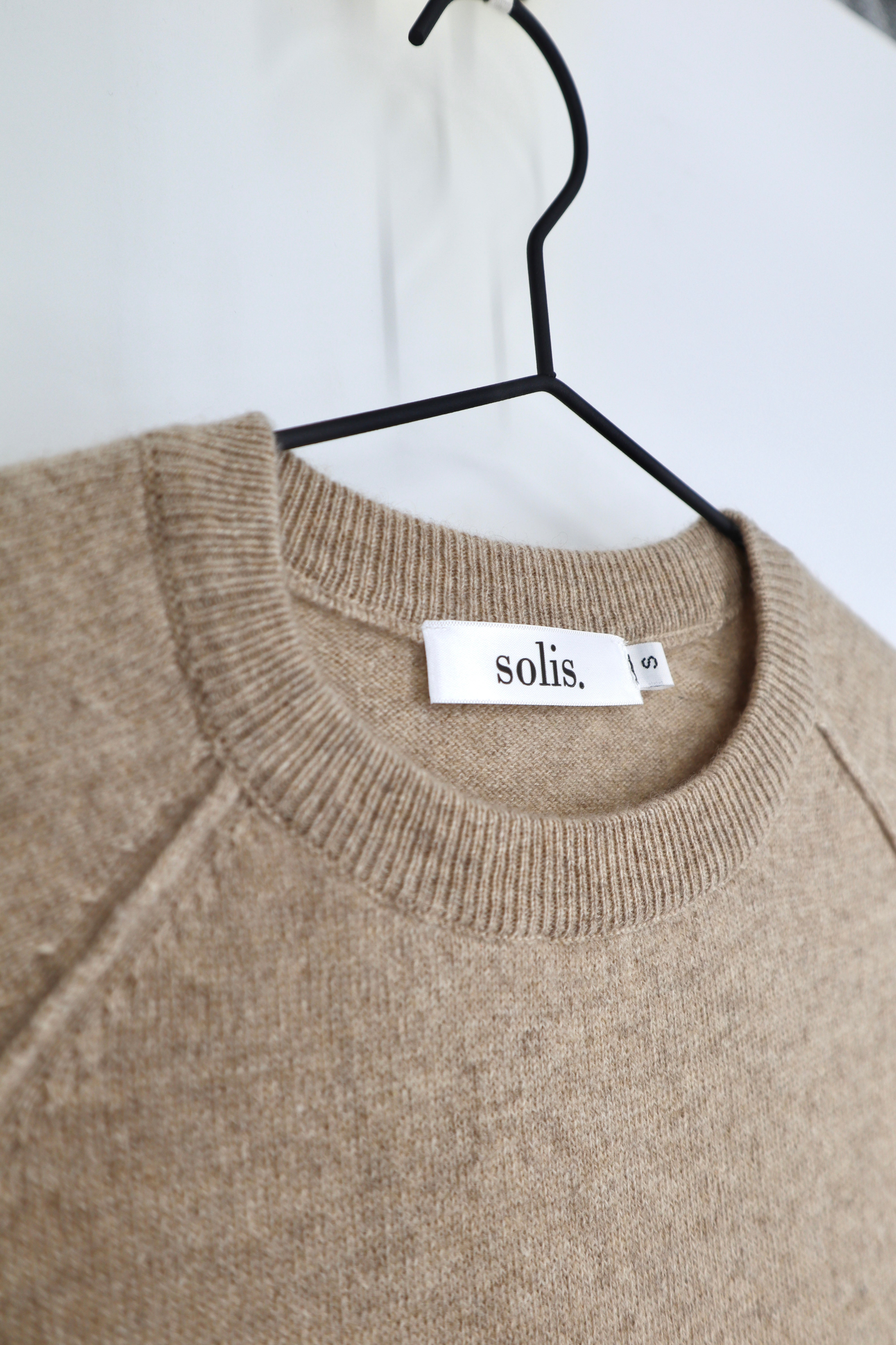 Cashmere Raglan Crew Neck Jumper in Eco Stone