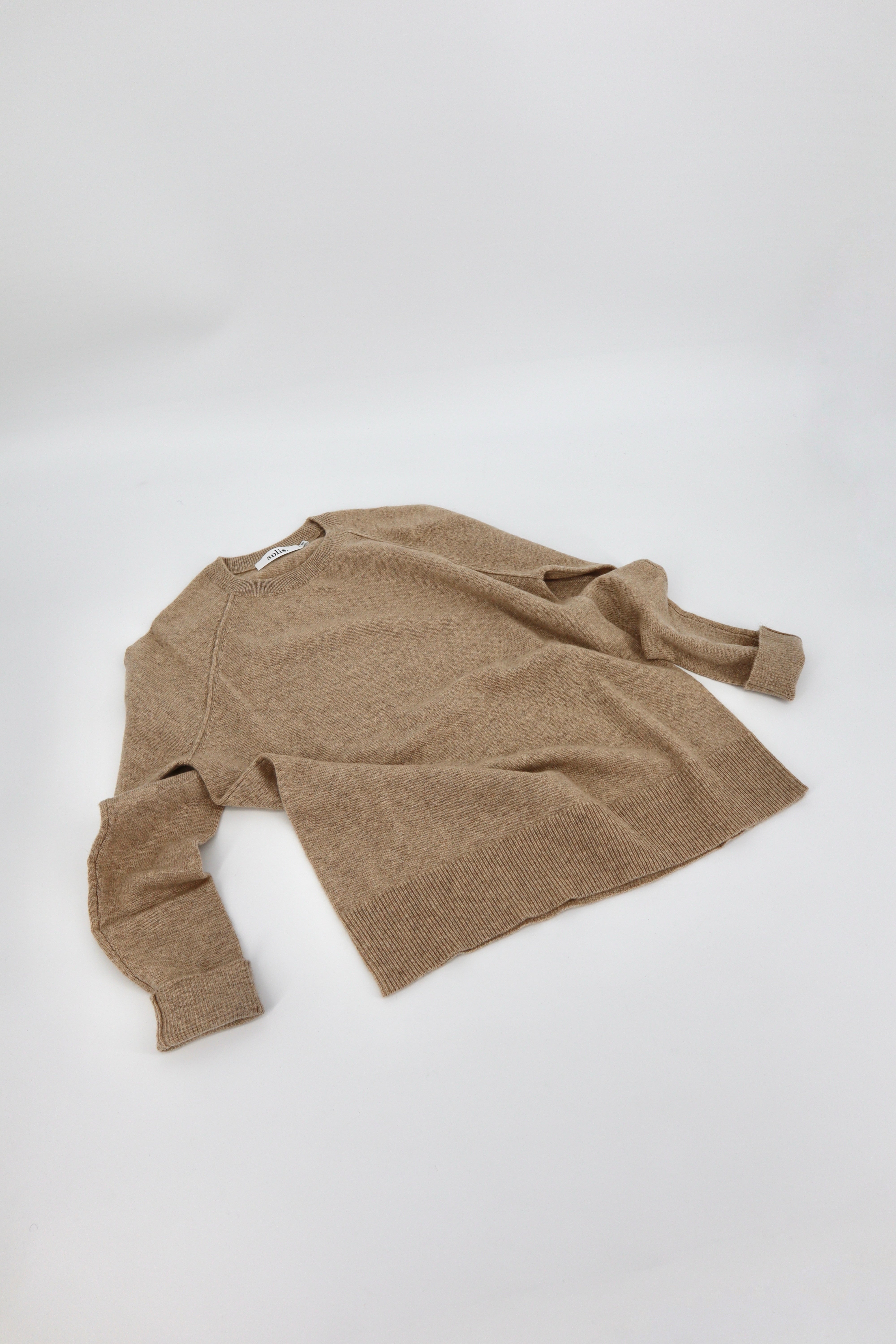 Cashmere Raglan Crew Neck Jumper in Eco Stone