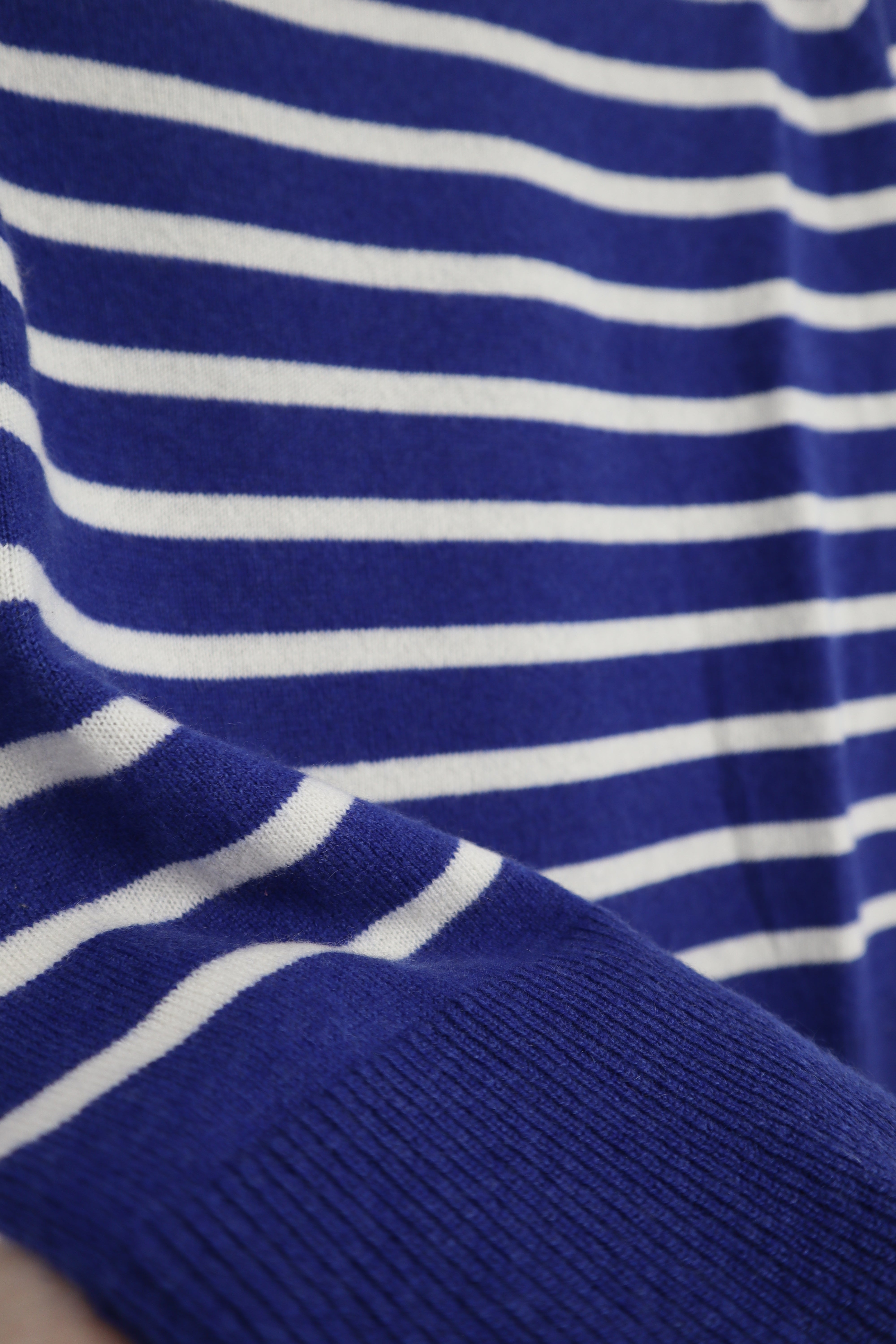 Cashmere Raglan Stripe Jumper in Smalt / Eco White