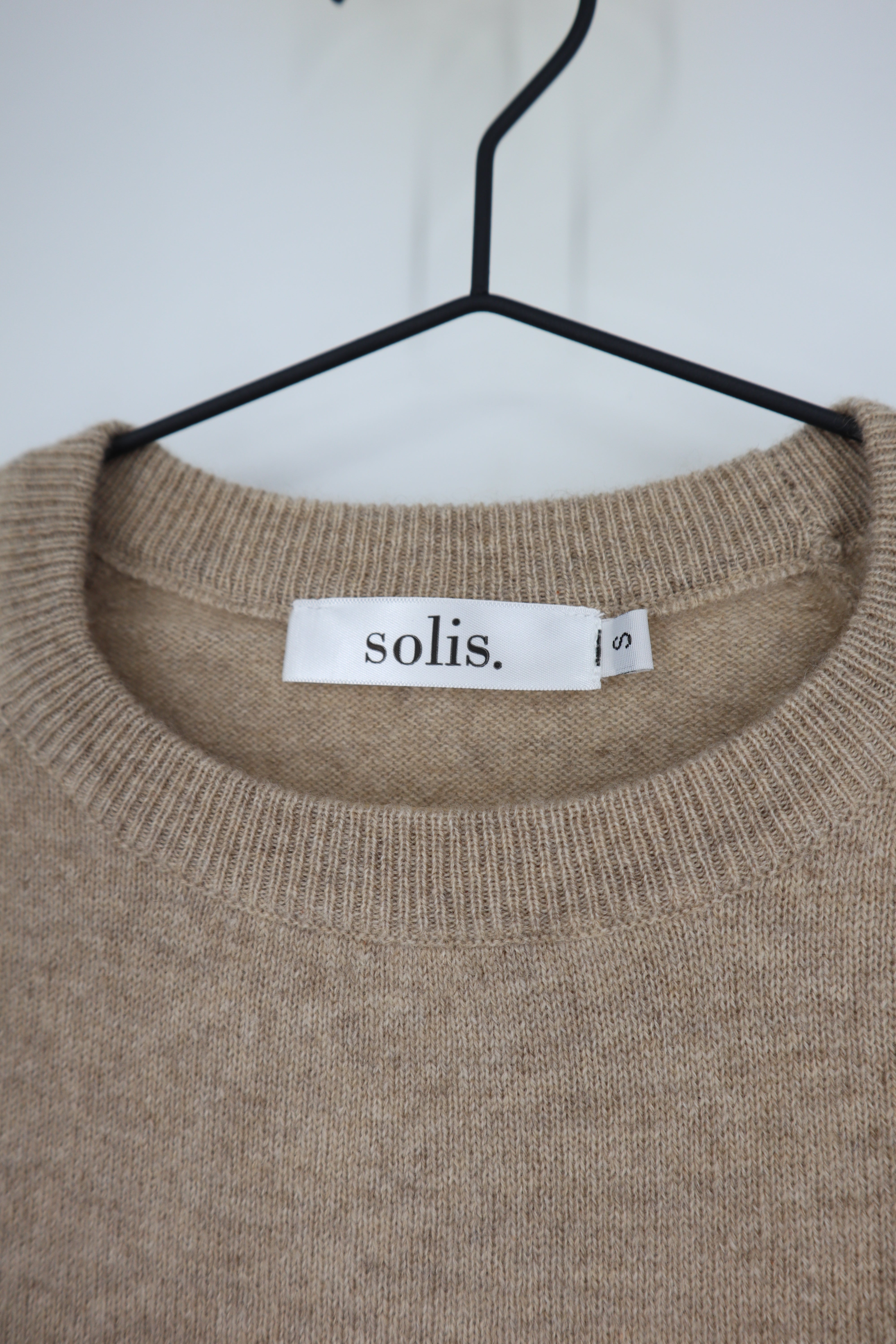 Womens Cashmere Raglan Stripe Jumper in Eco Stone / Black