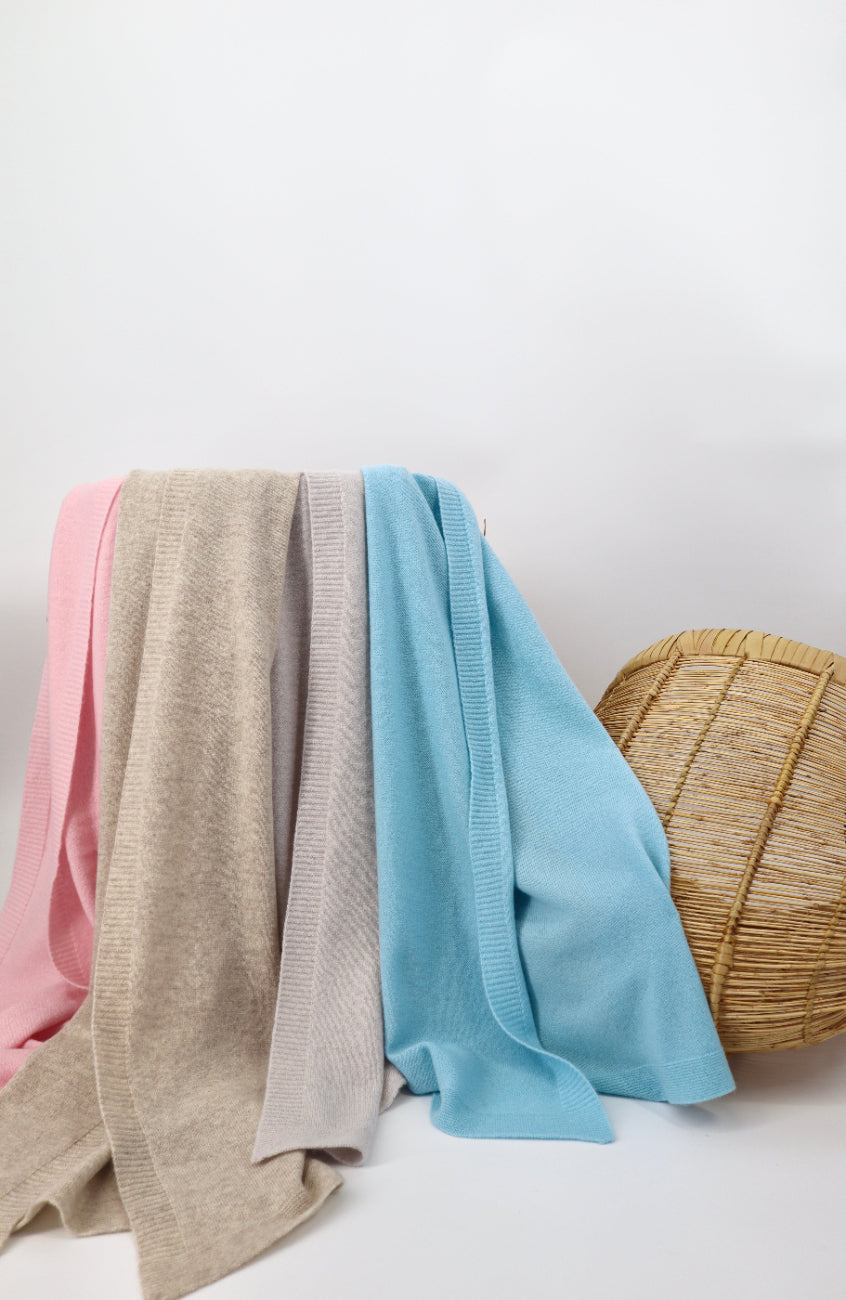 Pure Cashmere Oversized Wrap in Ballet