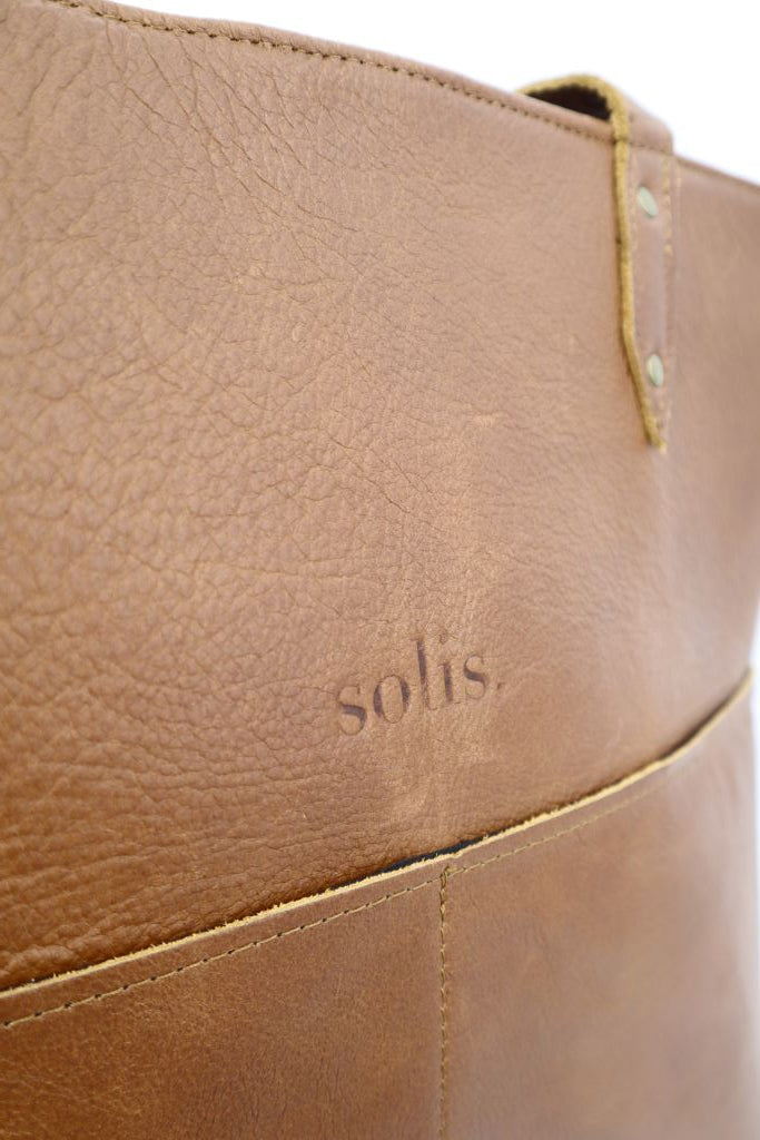 Abbey Genuine Leather Handbag in Pecan