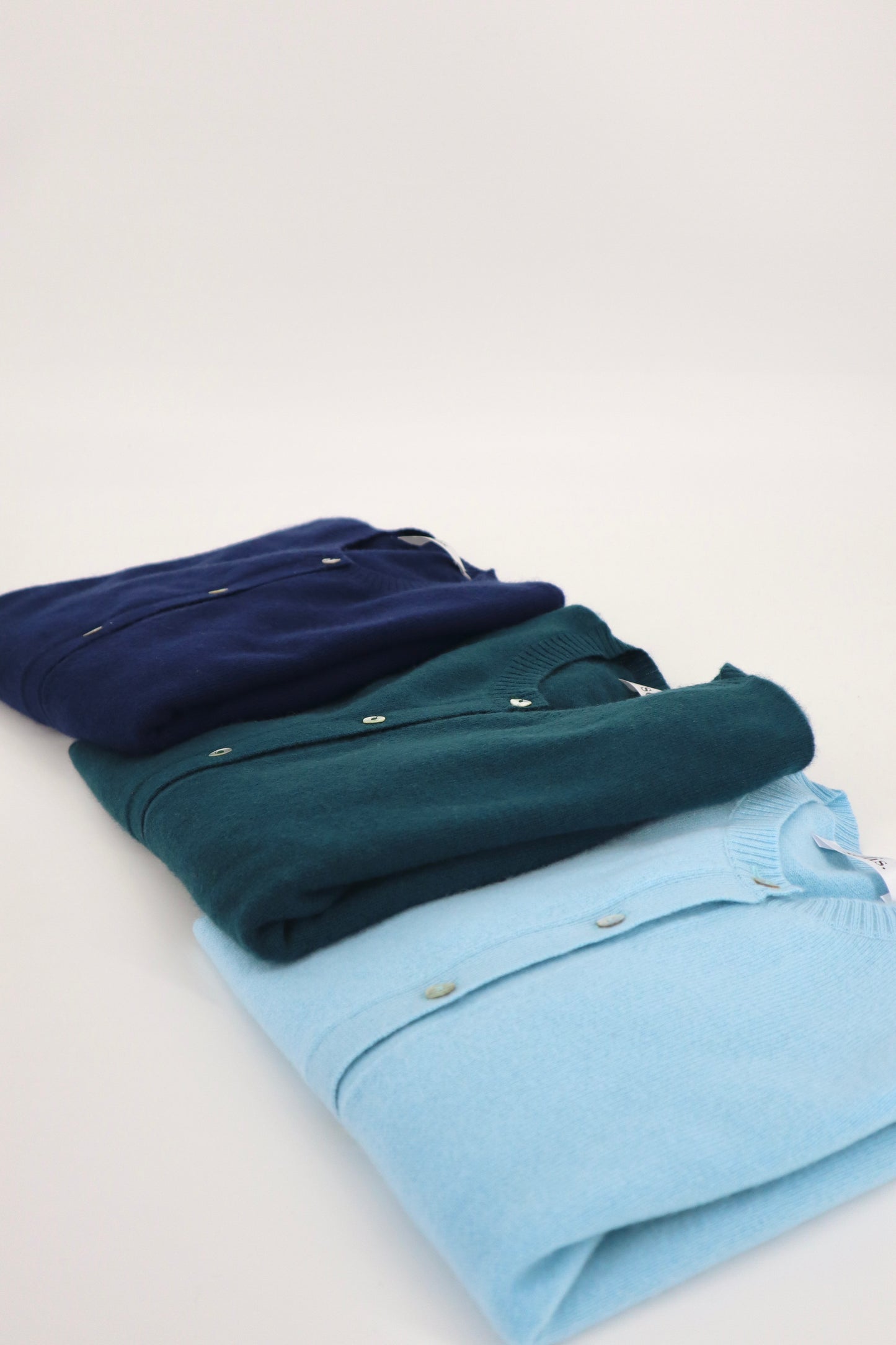 Pure Cashmere Classic Crew Cardigan in Aqua