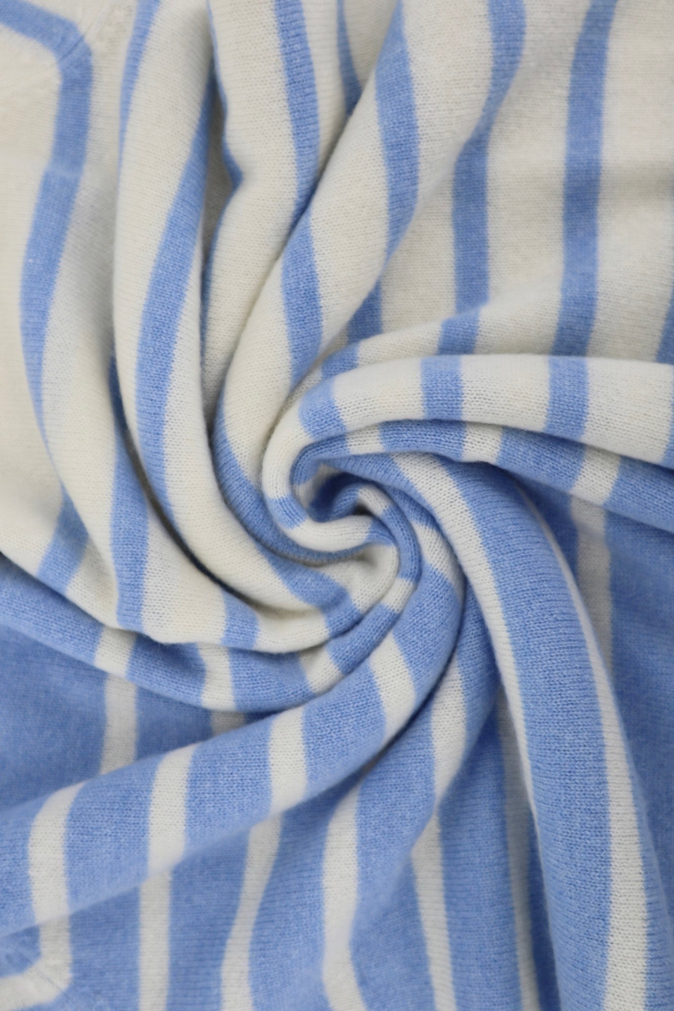 Cashmere Raglan Stripe Jumper in Eco White / Cerulean