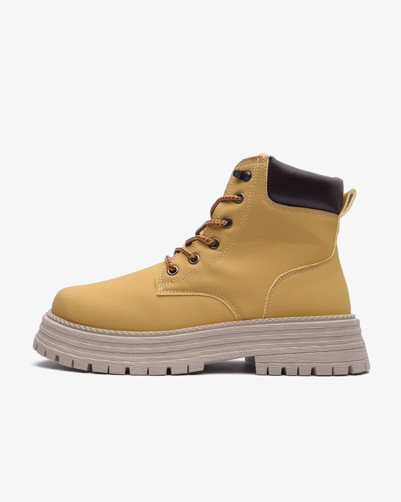 Everest Outdoor Shoes in Honey