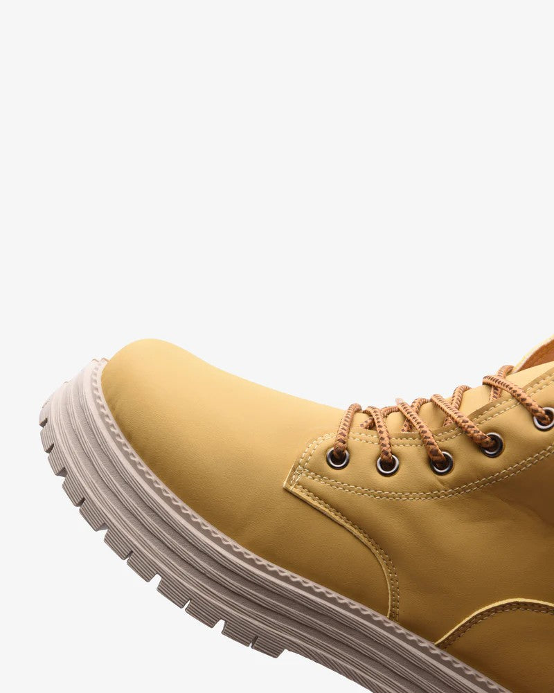 Everest Outdoor Shoes in Honey