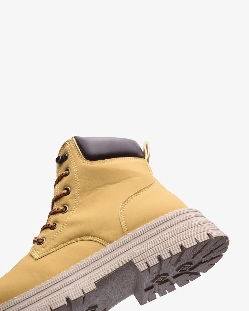 Everest Outdoor Shoes in Honey