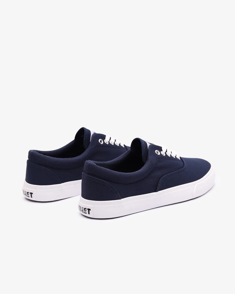 Grip Low Cut Shoe in Navy