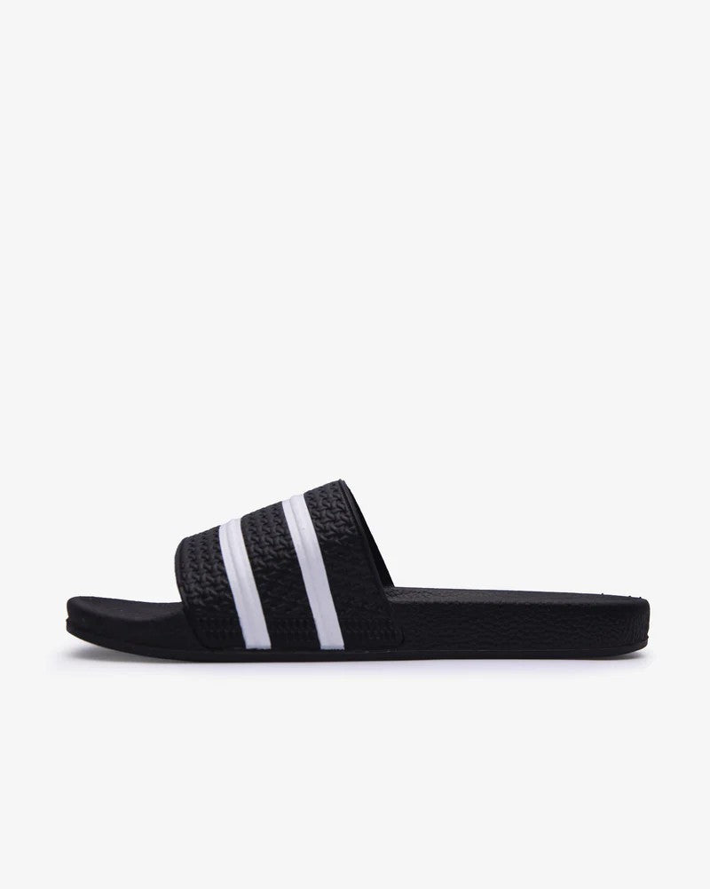 Quest Sandal in Black / White