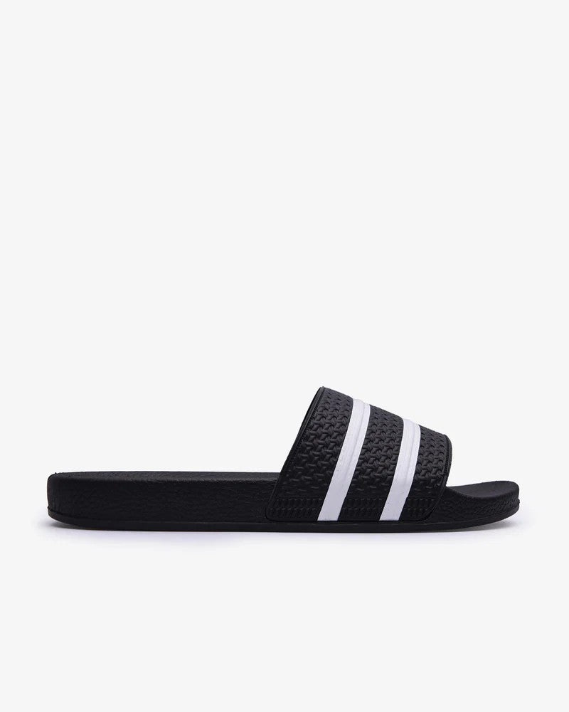 Quest Sandal in Black / White