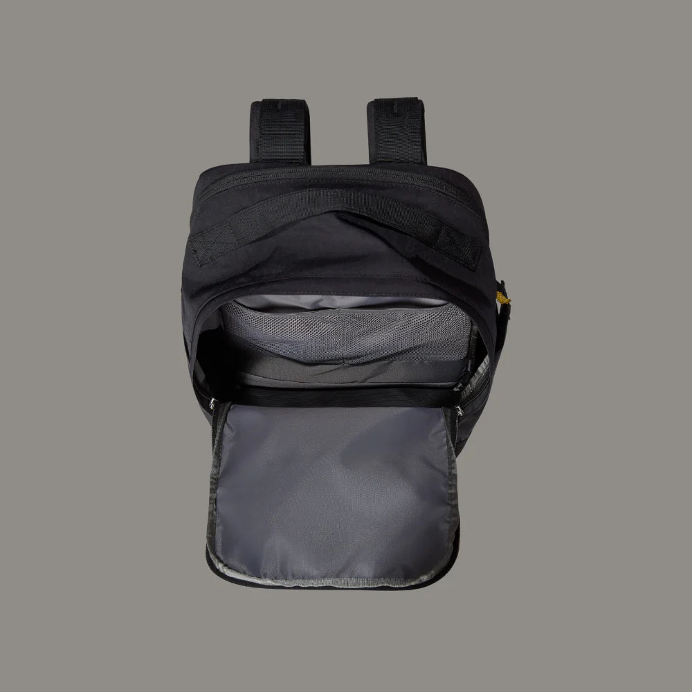 Berkeley Daypack in Black / Mineral Gold